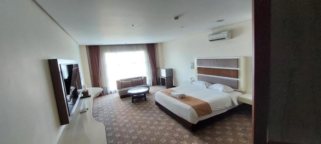 President Executive Club Otel Cikarang Dış mekan fotoğraf