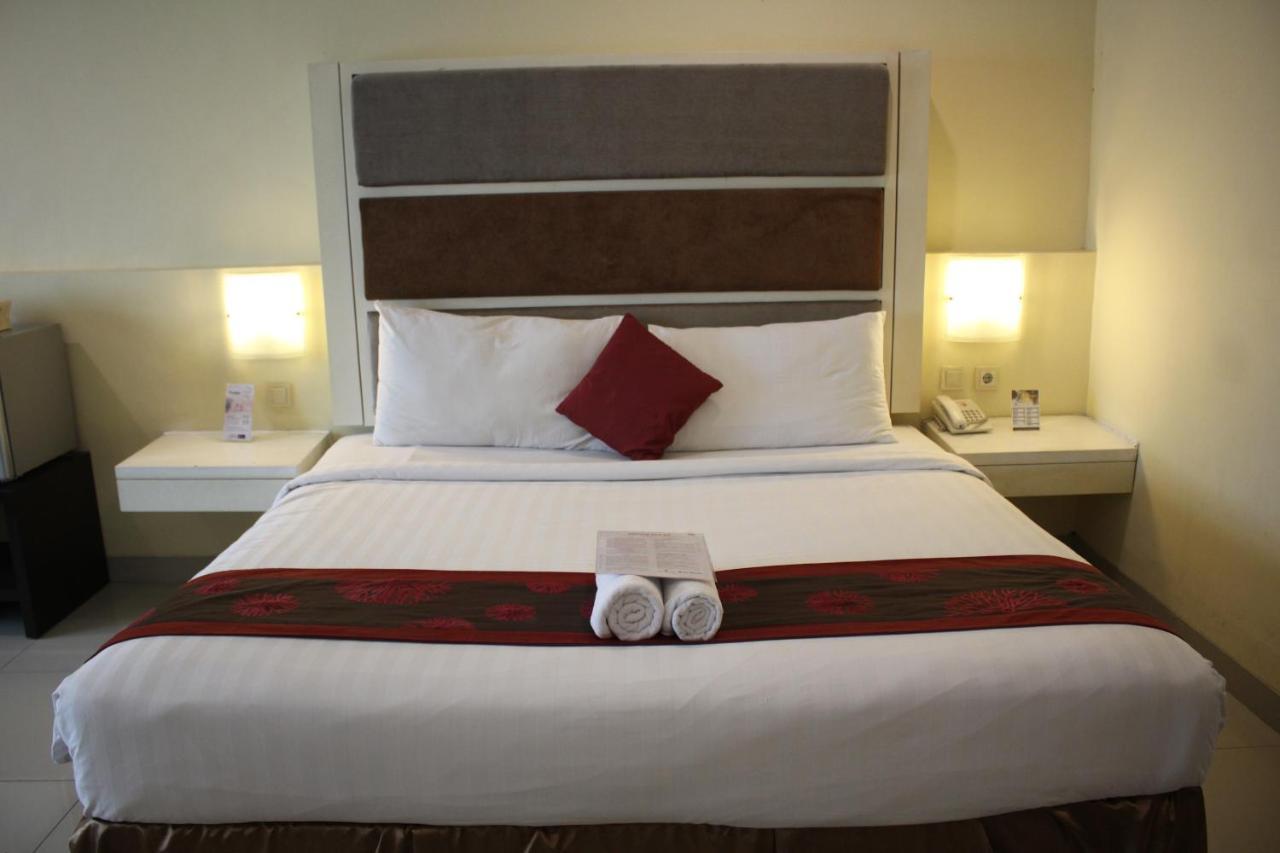 President Executive Club Otel Cikarang Dış mekan fotoğraf