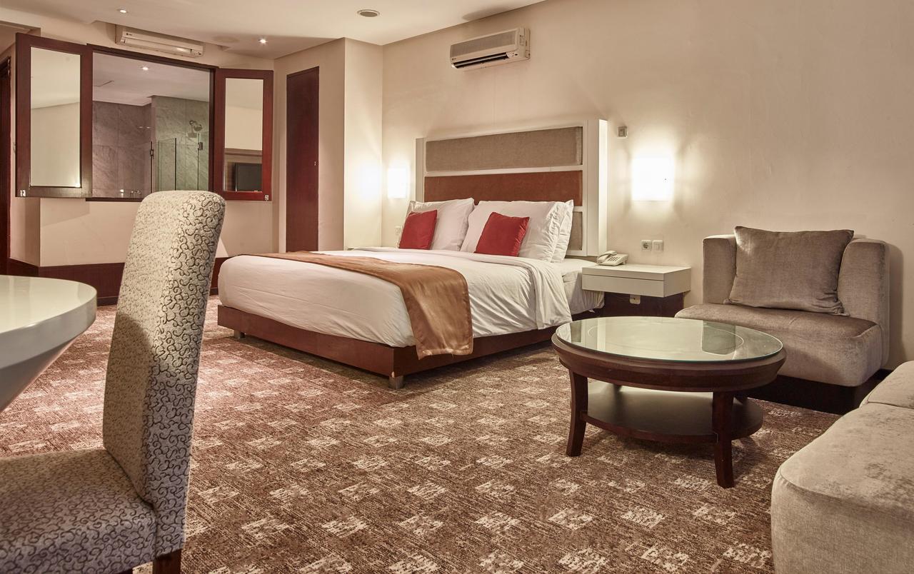 President Executive Club Otel Cikarang Dış mekan fotoğraf