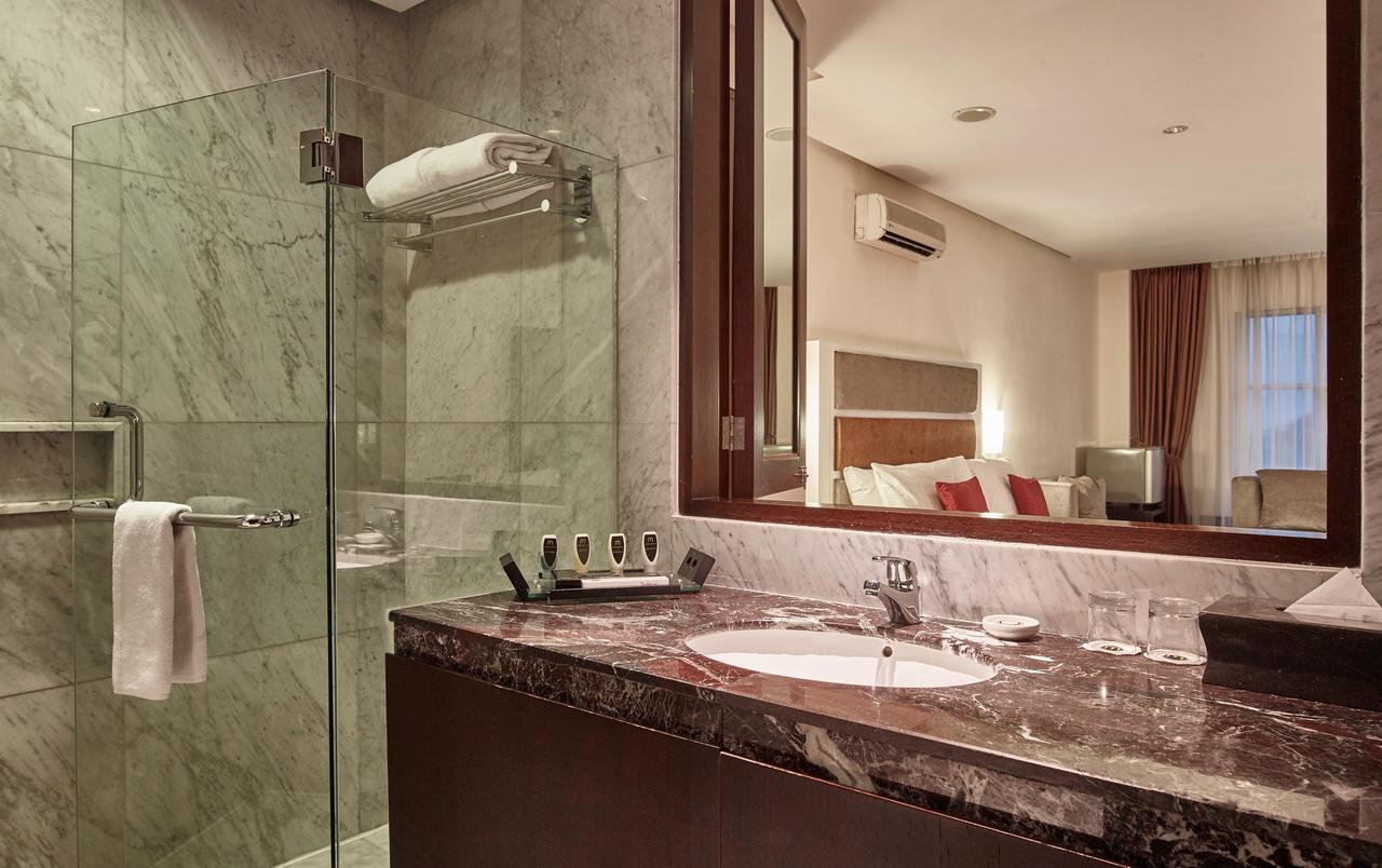 President Executive Club Otel Cikarang Dış mekan fotoğraf