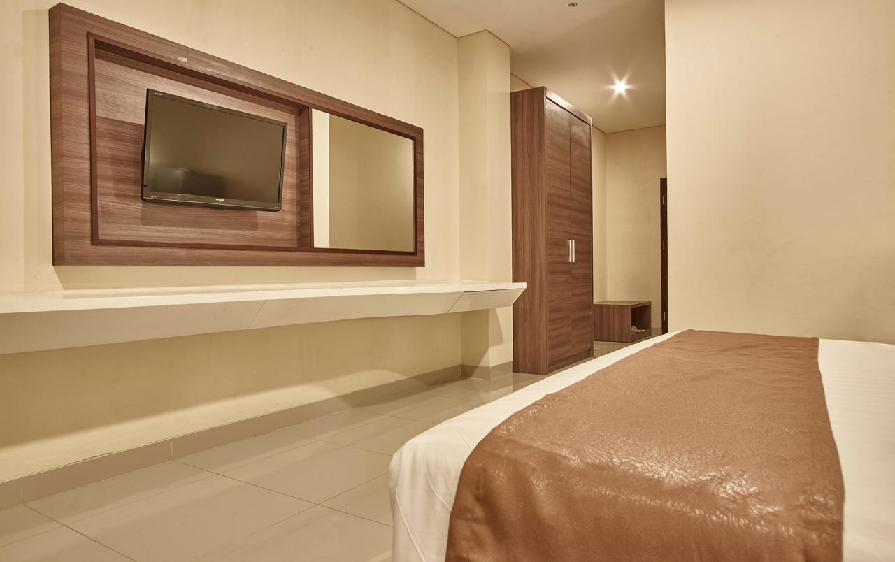 President Executive Club Otel Cikarang Dış mekan fotoğraf
