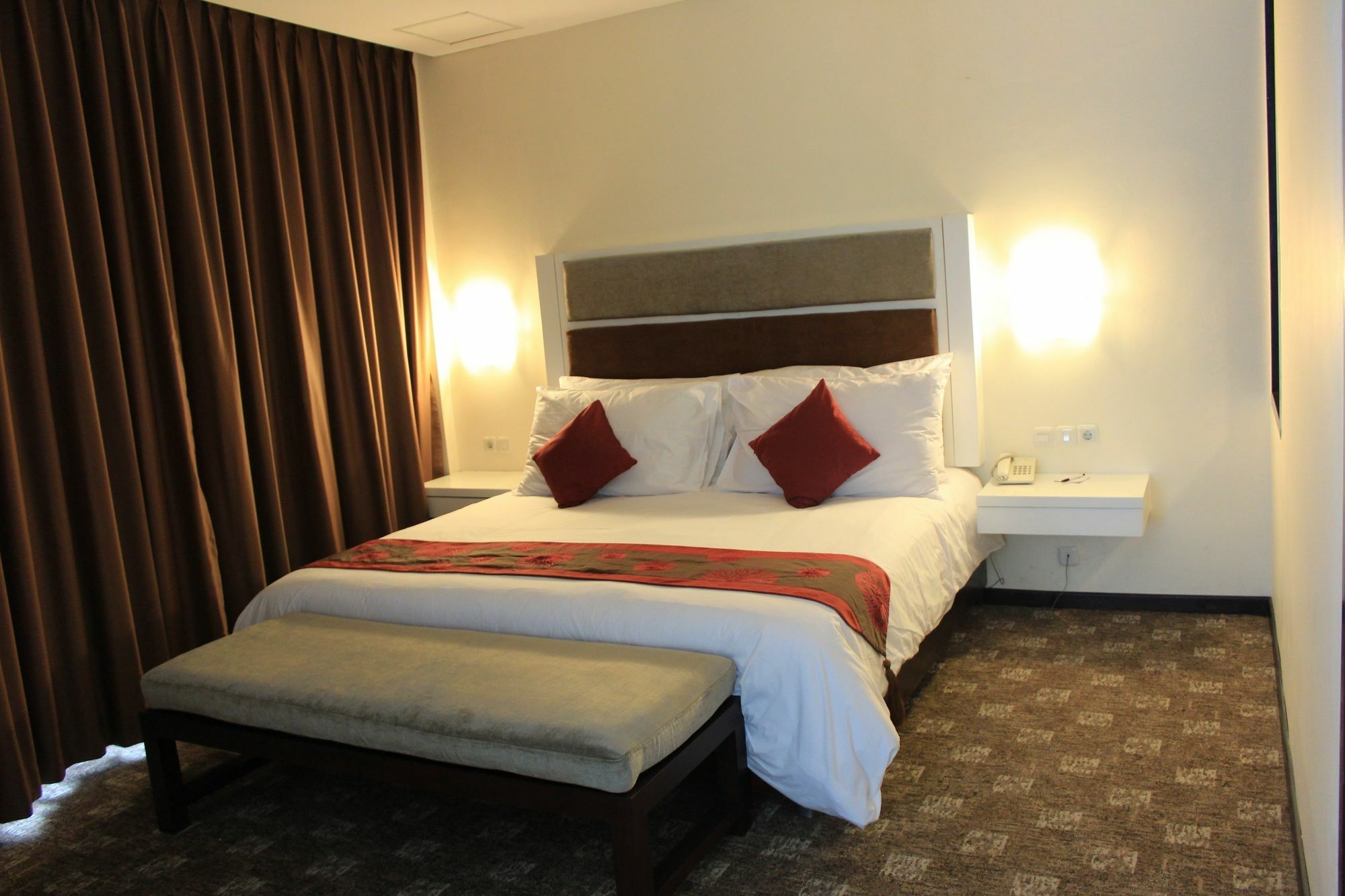 President Executive Club Otel Cikarang Dış mekan fotoğraf