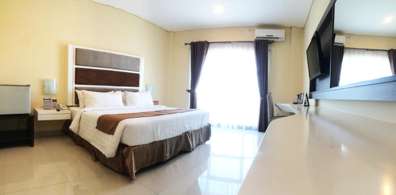 President Executive Club Otel Cikarang Dış mekan fotoğraf